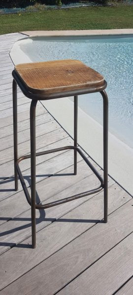 chaise-assise-bois-scaled-e1700663353417