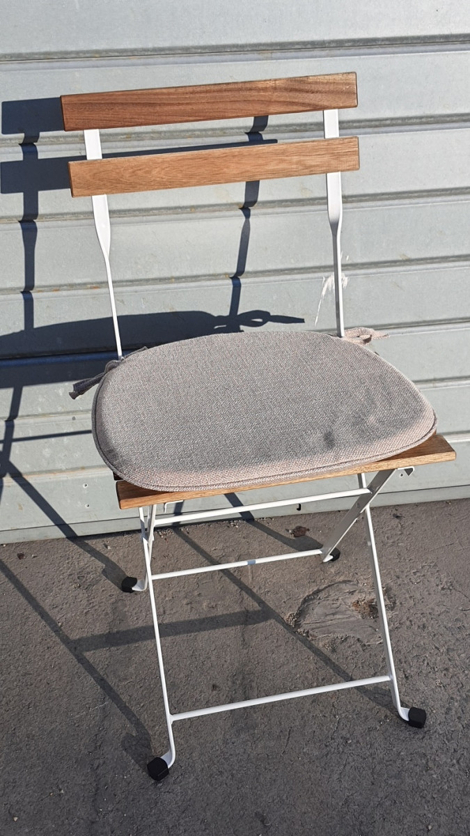 chaise-square-avec-galette-1