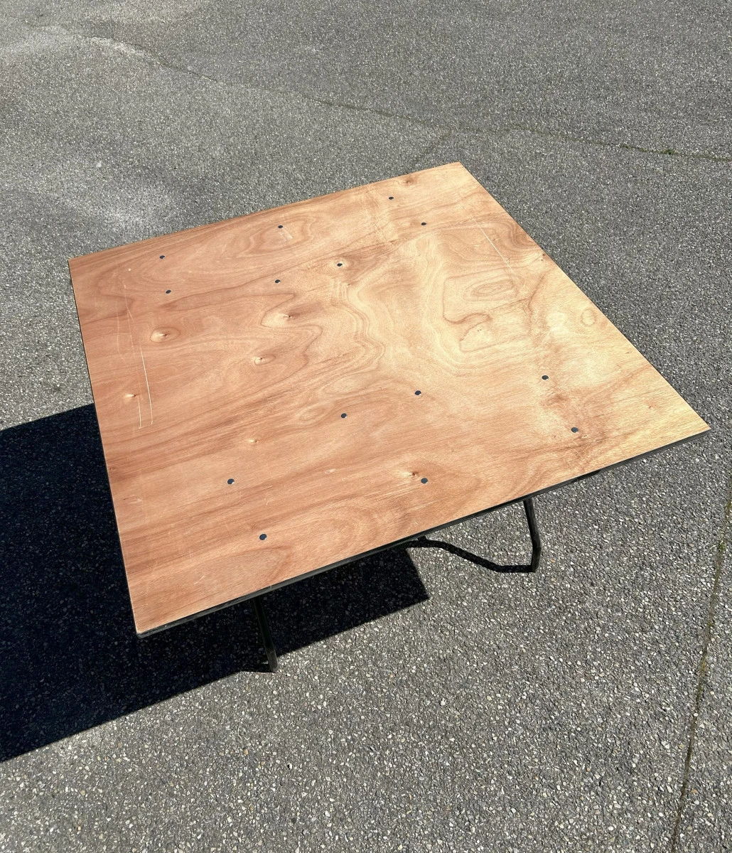 table-carree-4-6-personnes